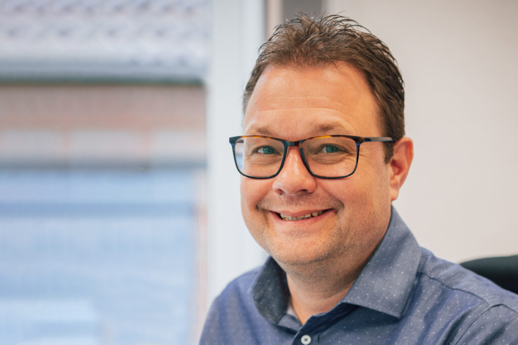 Porträt eines Steuerberaters der Ahrens Steuerberatungsgesellschaft mbH in Hermannsburg – freundliche und vertrauensvolle Steuerberatung für Mandanten.